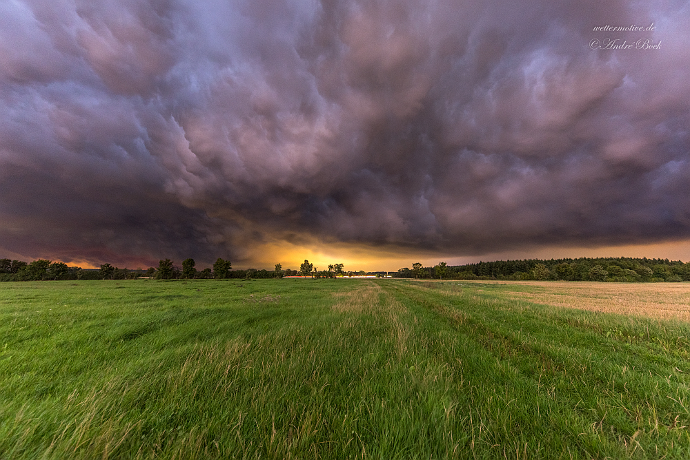 chaotischer Gewitterhimmel