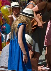 Chapeaux et regard…marché de Condom  --  Hüte und Blick… am Markt von Condom