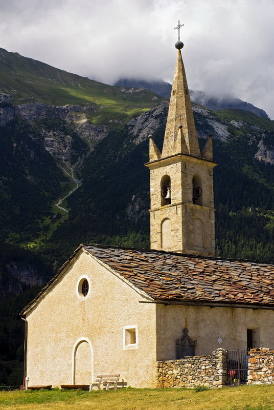 Chapel in mountains (France / Haute-Savoie)