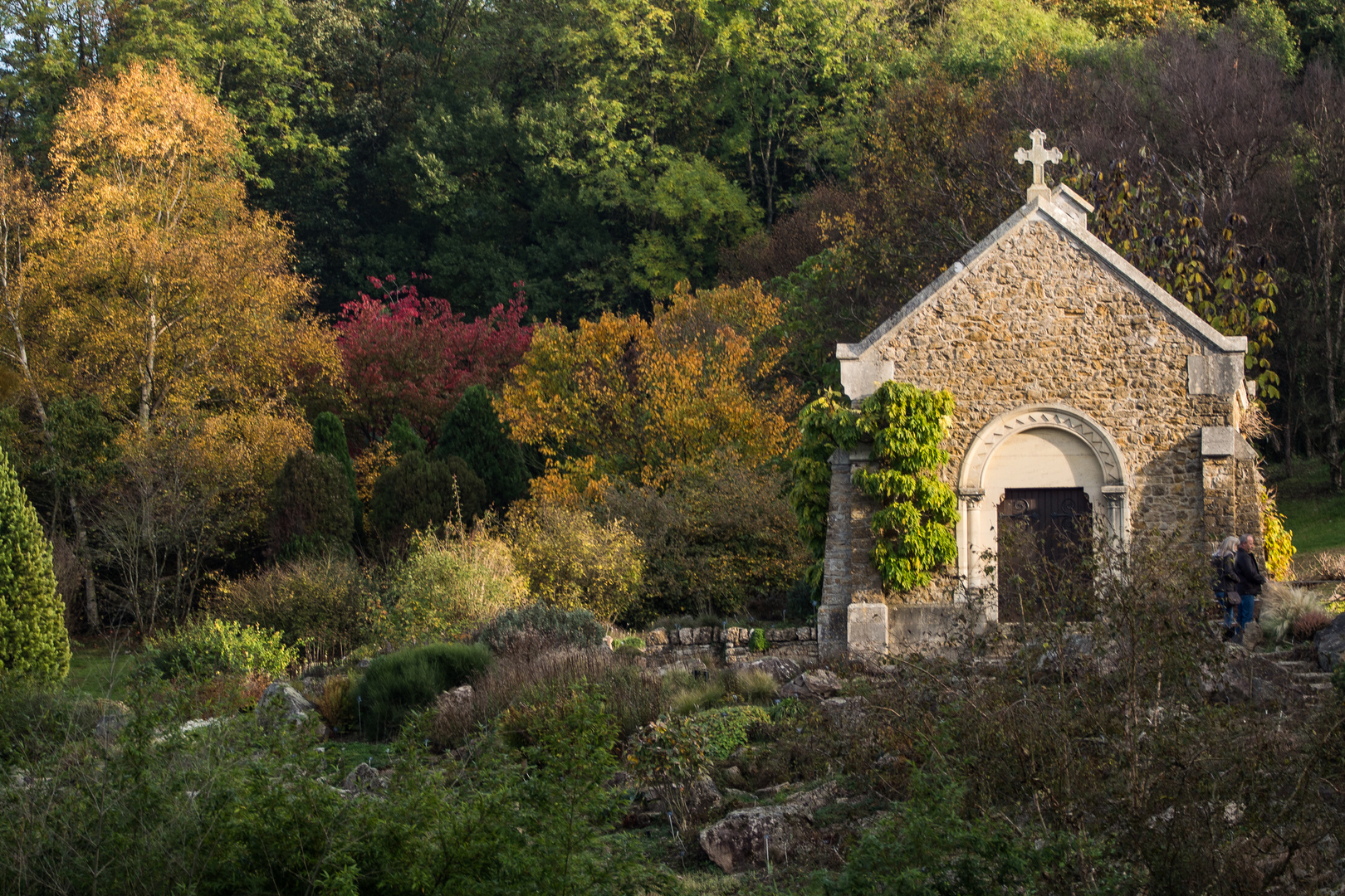 Chapelle dans décor de couleurs