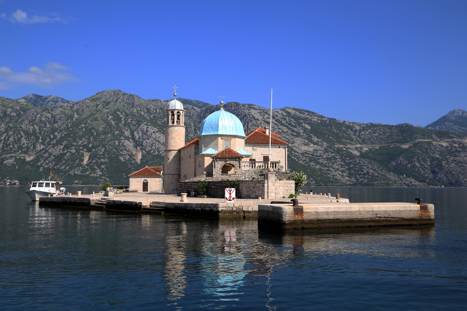 chapelle dans la baie de Kotor