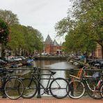 Charakterisiere: Amsterdam!