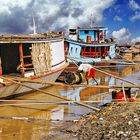 Chargement des barges sur l'Irrawady à Mingun