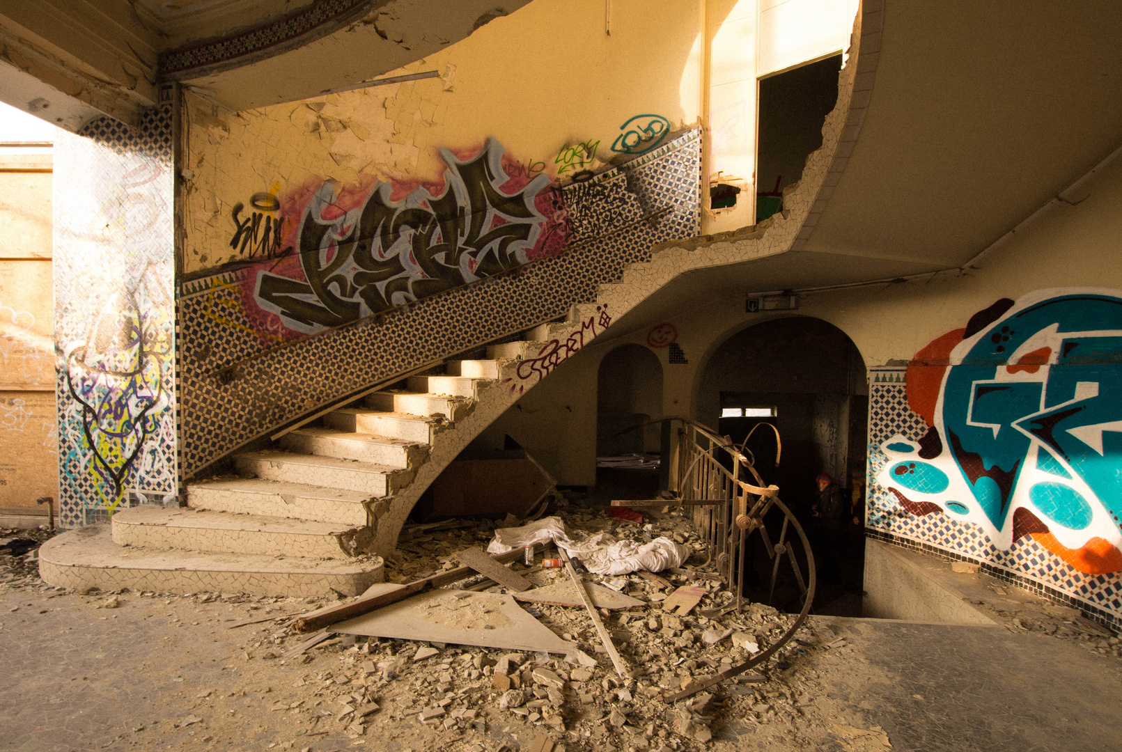 Charleroi - Couillet - Route de Châtelet - Sale des Fêtess-Piscine abandonné - 11