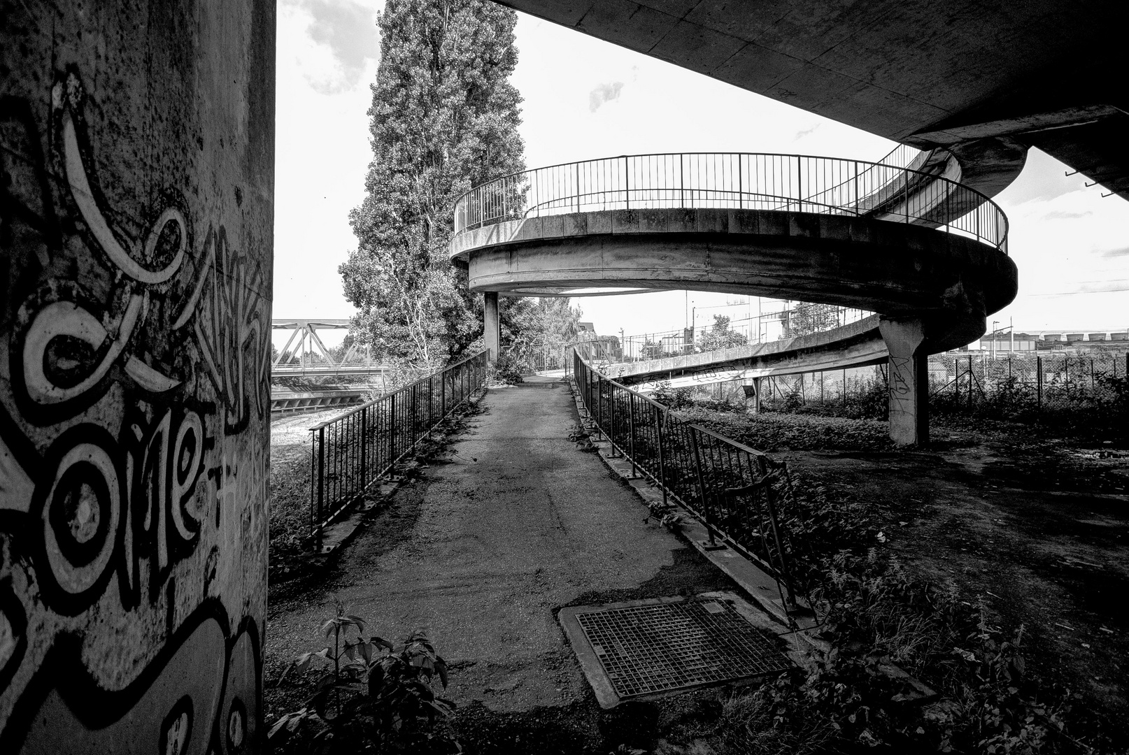 Charleroi - Fly-Over between Avenue Paul Pasteur and Cycle Path along Sambre River - 01