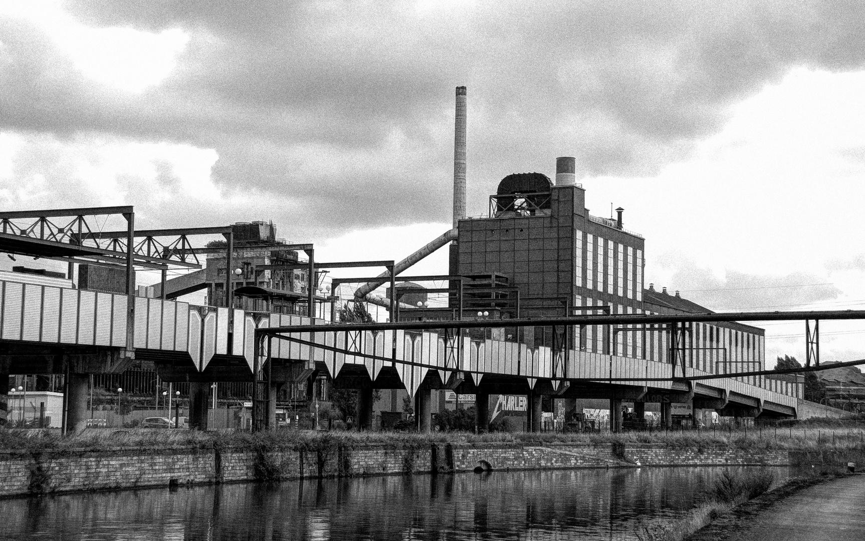 Charleroi - Footway along the Sambre River to Marchienne au Pont - 29