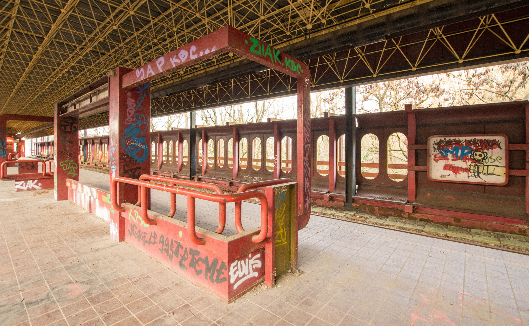 Charleroi - Le métro fantôme - Station Chet - 07