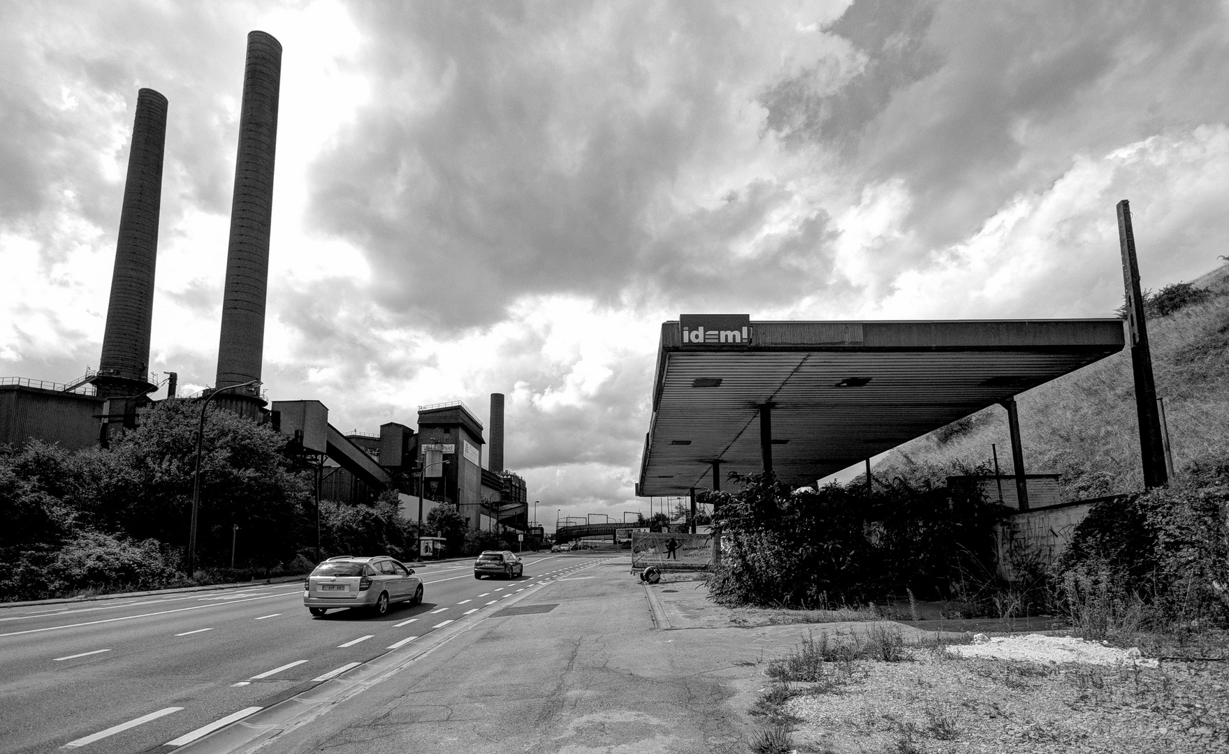 Charleroi - Route de Mons - Abandoned Petrol Station - 05