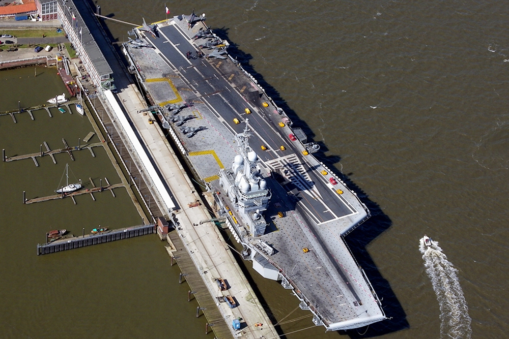 "Charles de Gaulle" in Cuxhaven