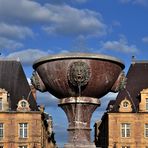 Charleville, place ducale, la fontaine