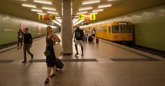 Charlottenburg - U-Bahnhof Kurfürstendamm (Metro)