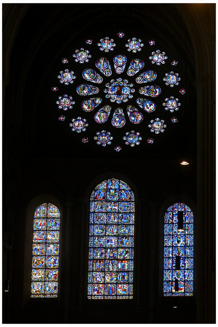 Chartres, das berühmte Blau