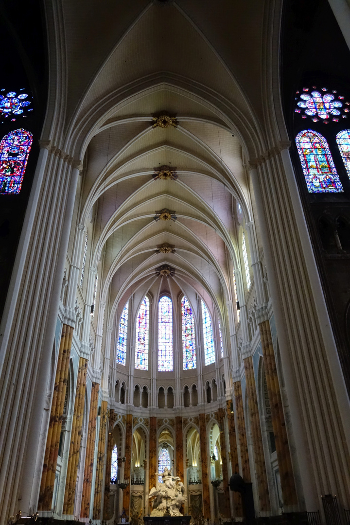 Chartres Kathedrale Notre Dame, Schiff mit Chor06-11