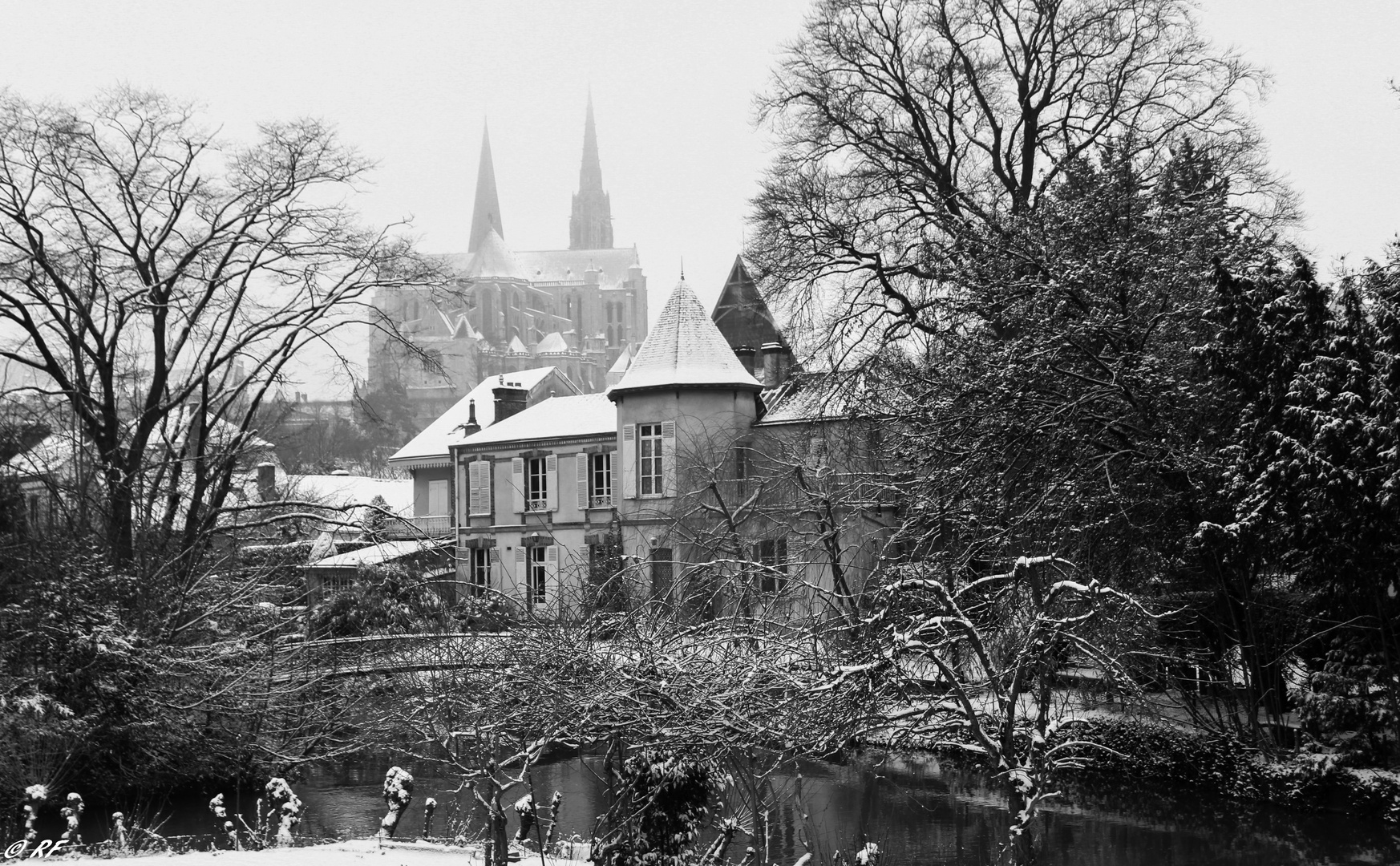 Chartres sous la neige