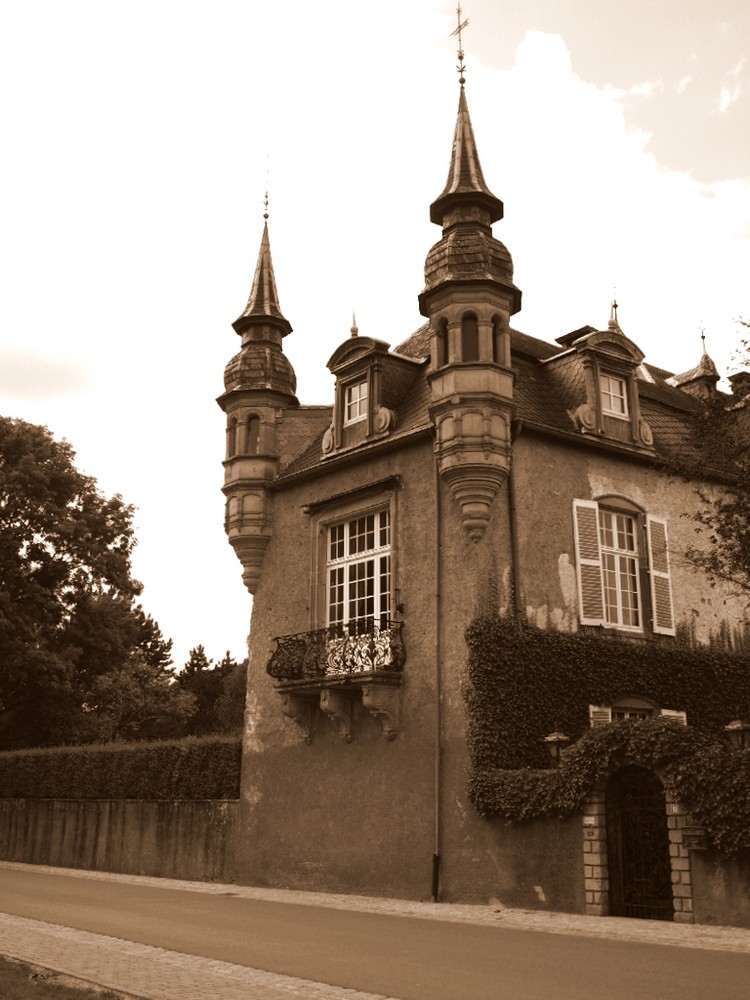 Chateau 1728 -1