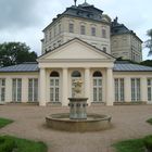 Chateau Charles Crown-pavilion in park