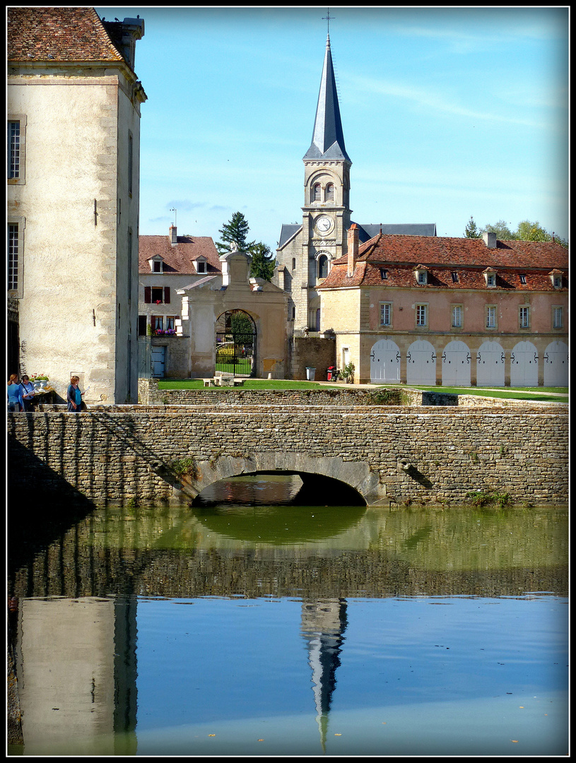 CHATEAU - DE - COMMARIN - 14 -