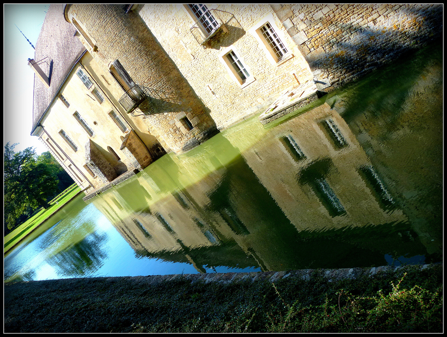 CHATEAU - DE - COMMARIN - 6 -