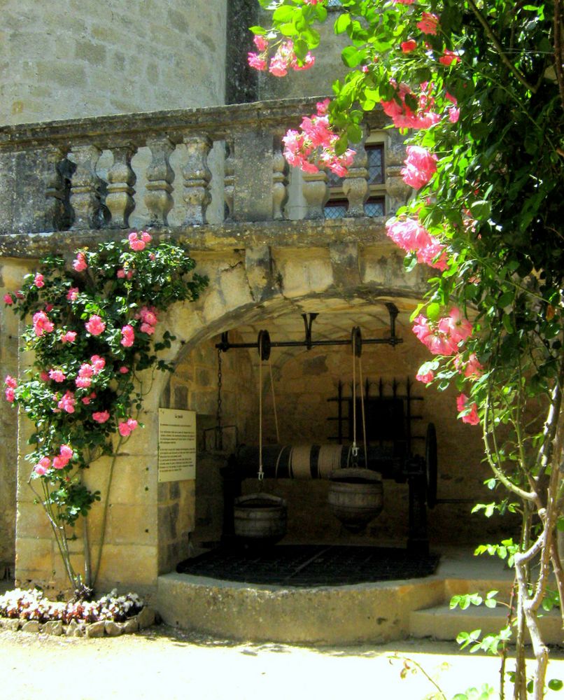 Chateau de Fe'nelon......il pozzo del castello