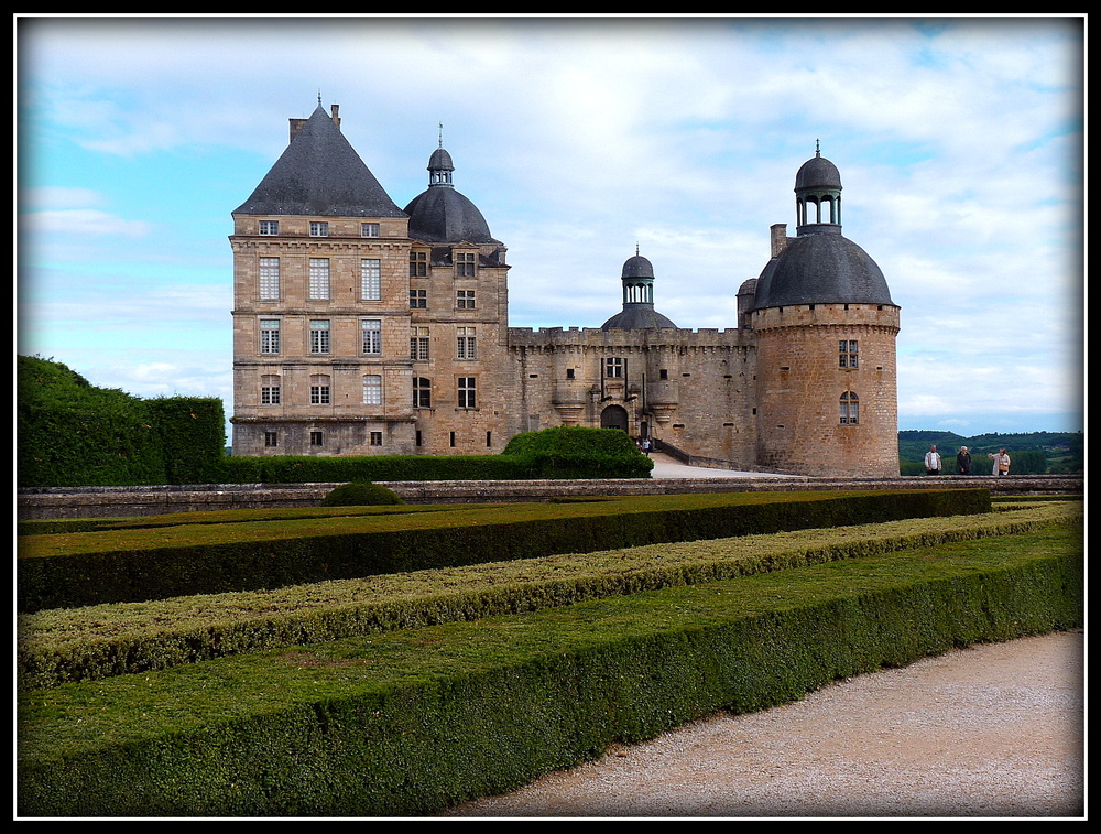 CHATEAU DE HAUTEFORT