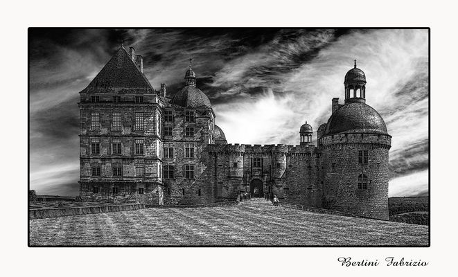 chateau de hautefort