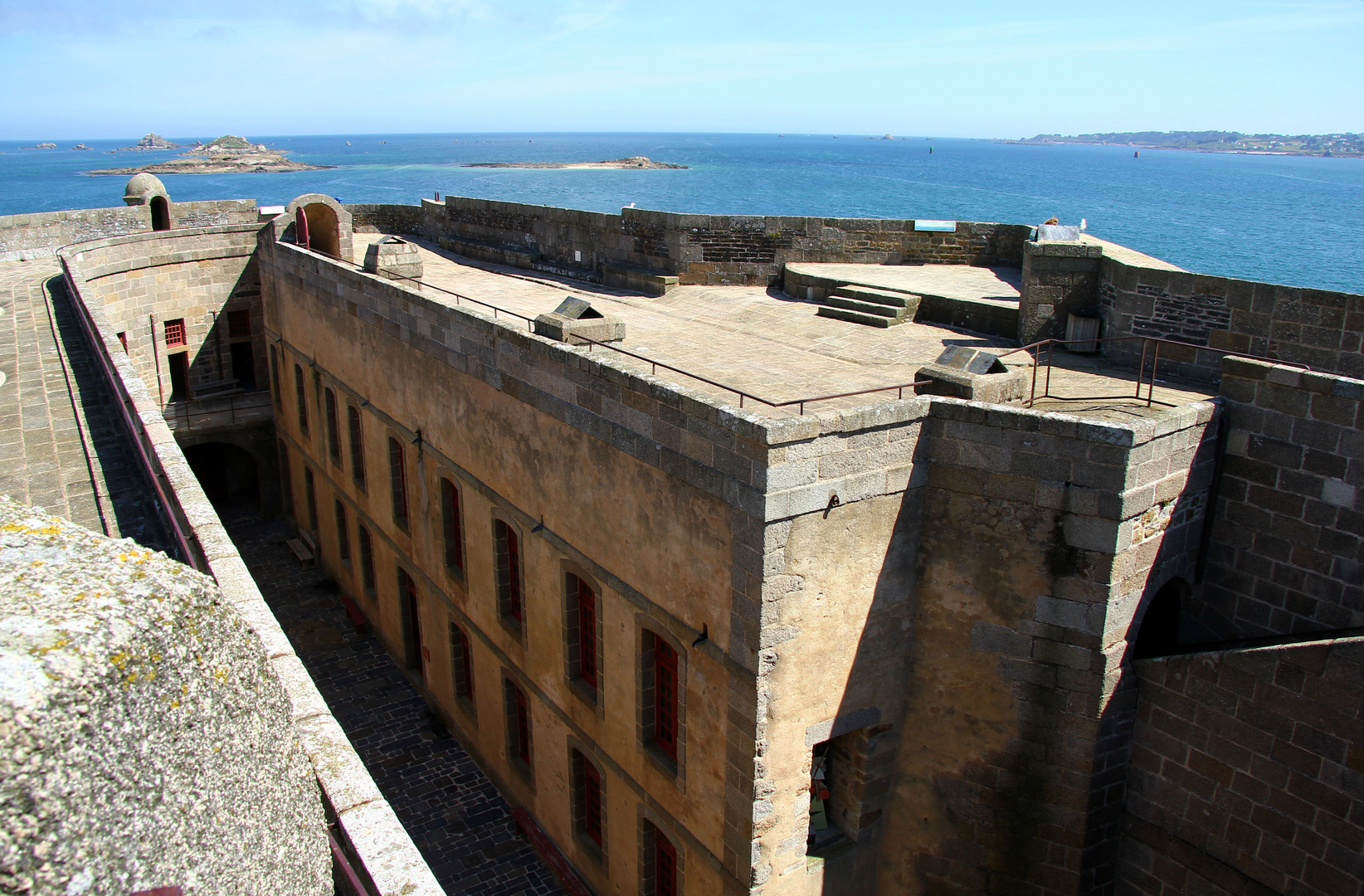 Chateau de Taureau 3