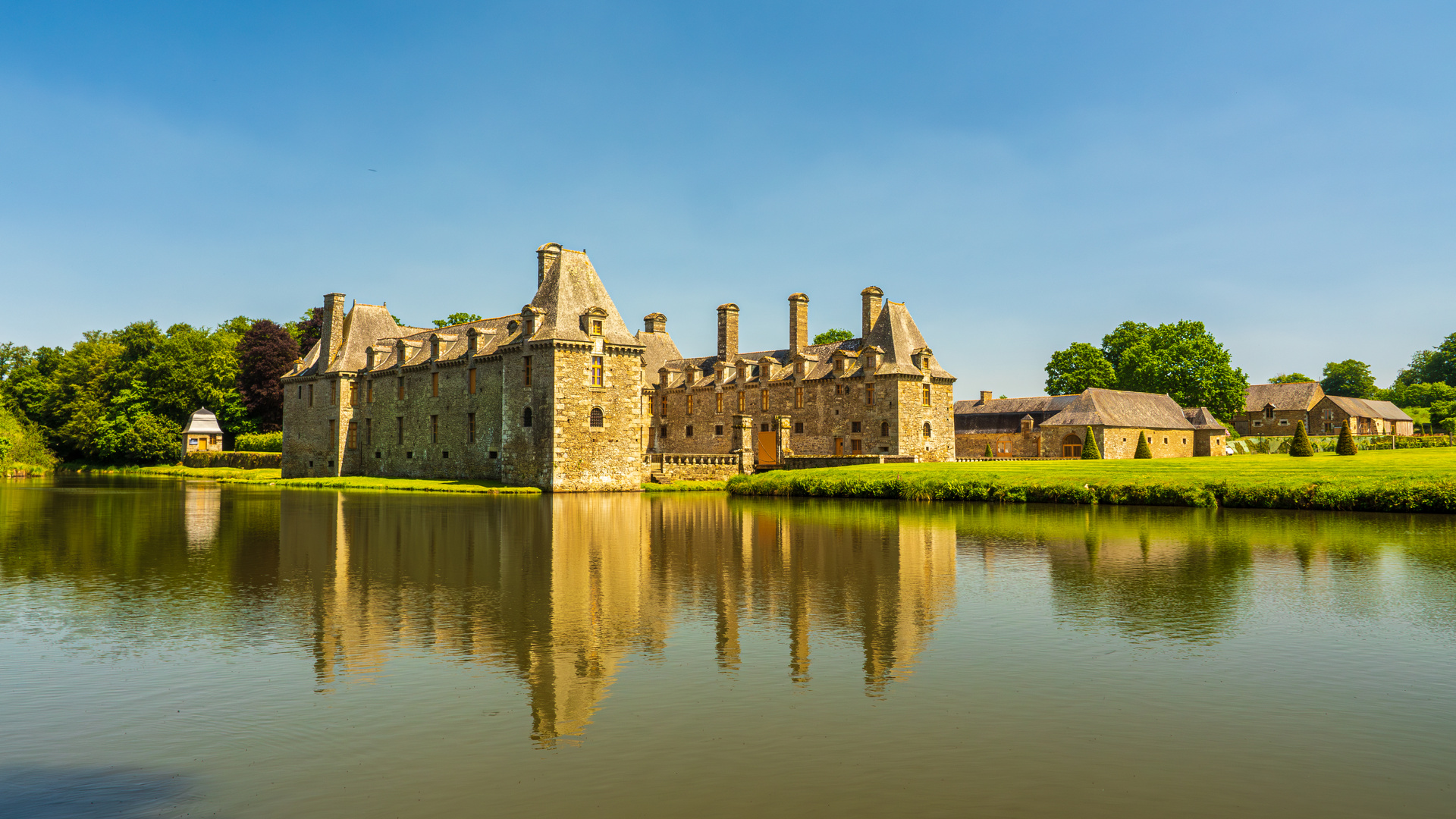 Chateau le Rocher Portail