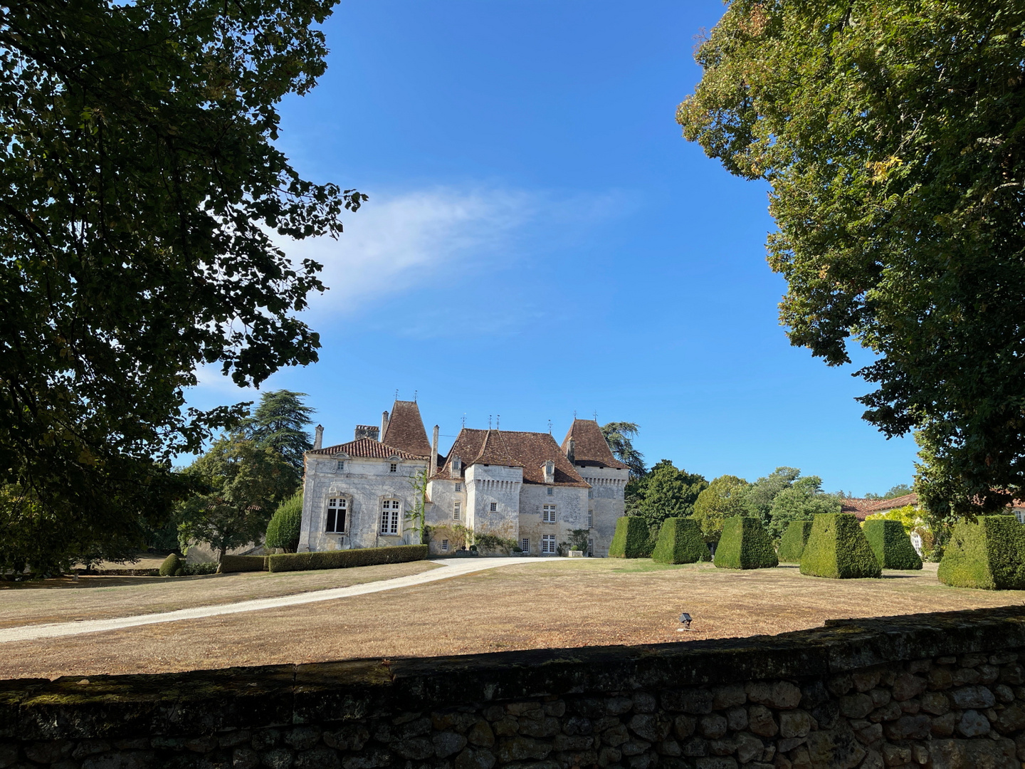 ... Chateau Nähe Mareuil 1 ...