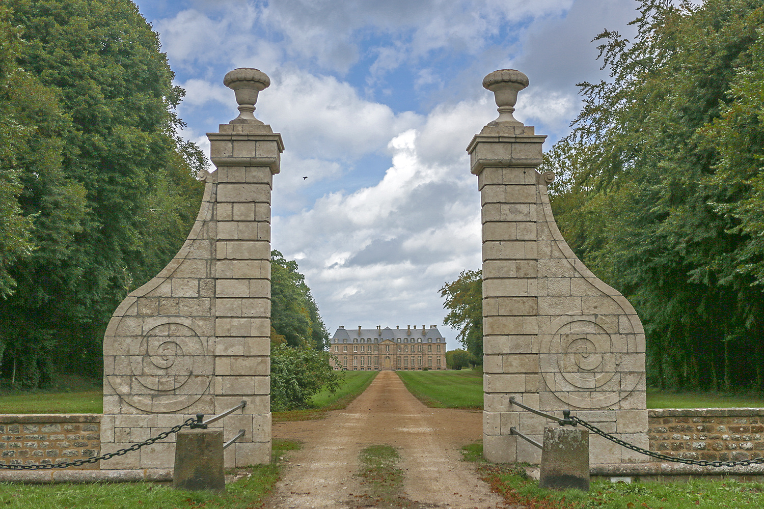 Chateau St.Pierre-Eglise . . .