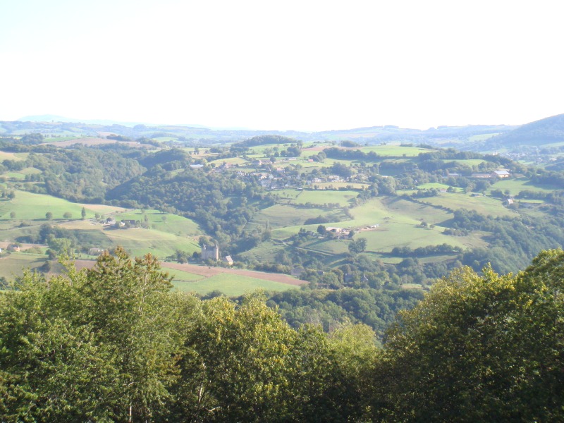 chateaux de sénezergues cantal