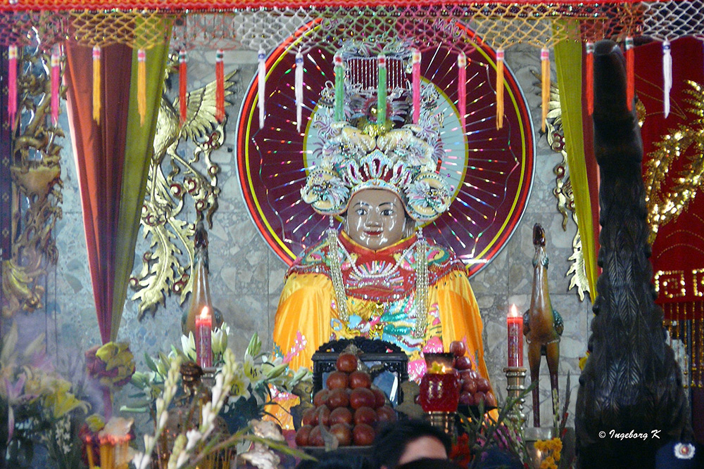 Chau Doc - Altar im chinesischen Tempel