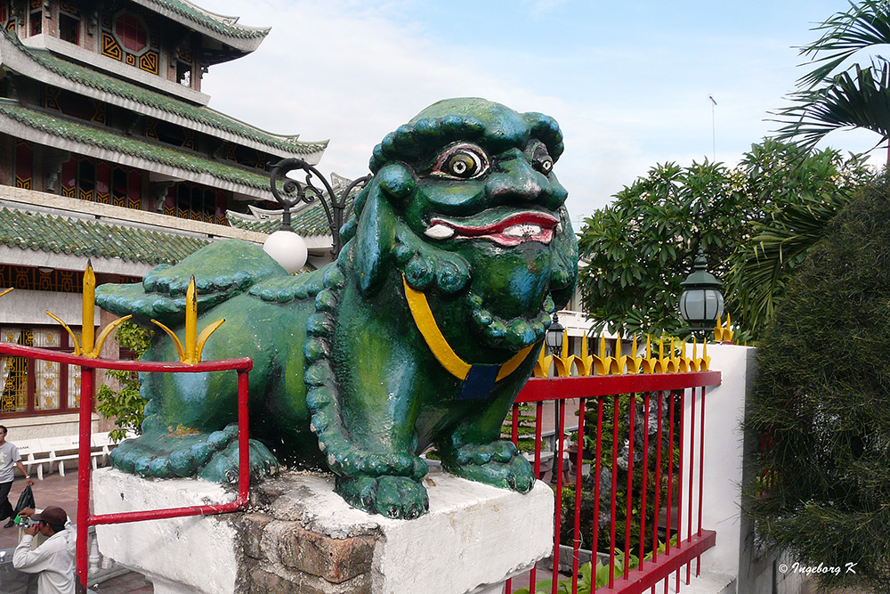 Chau Doc - Löwe an Tempeleingang