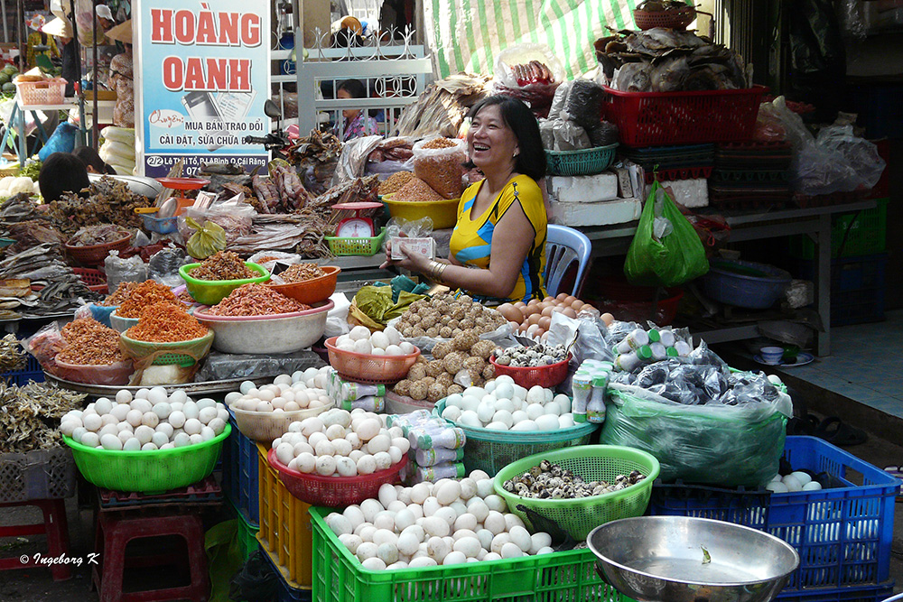 Chau Doc - Markt - 6 - Eier, Krabben und Fisch