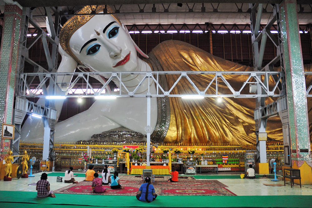 Chauk Htat Gyi Reclining Buddha Image in Rangoon