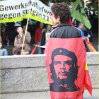 CHE - Junge schaut 1.Mai09 Stgt col