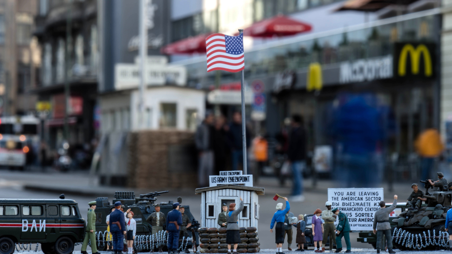 Checkpoint Charlie 