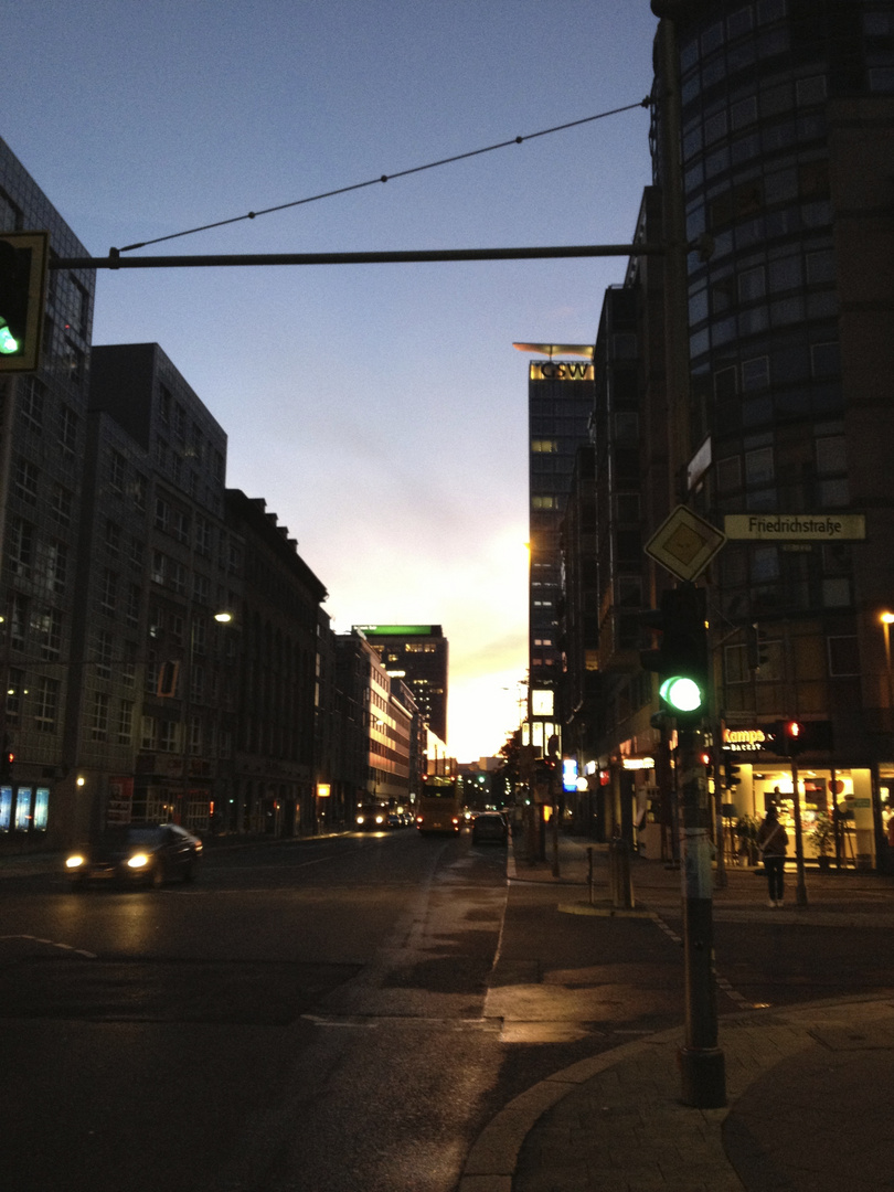 Checkpoint Charlie am Morgen