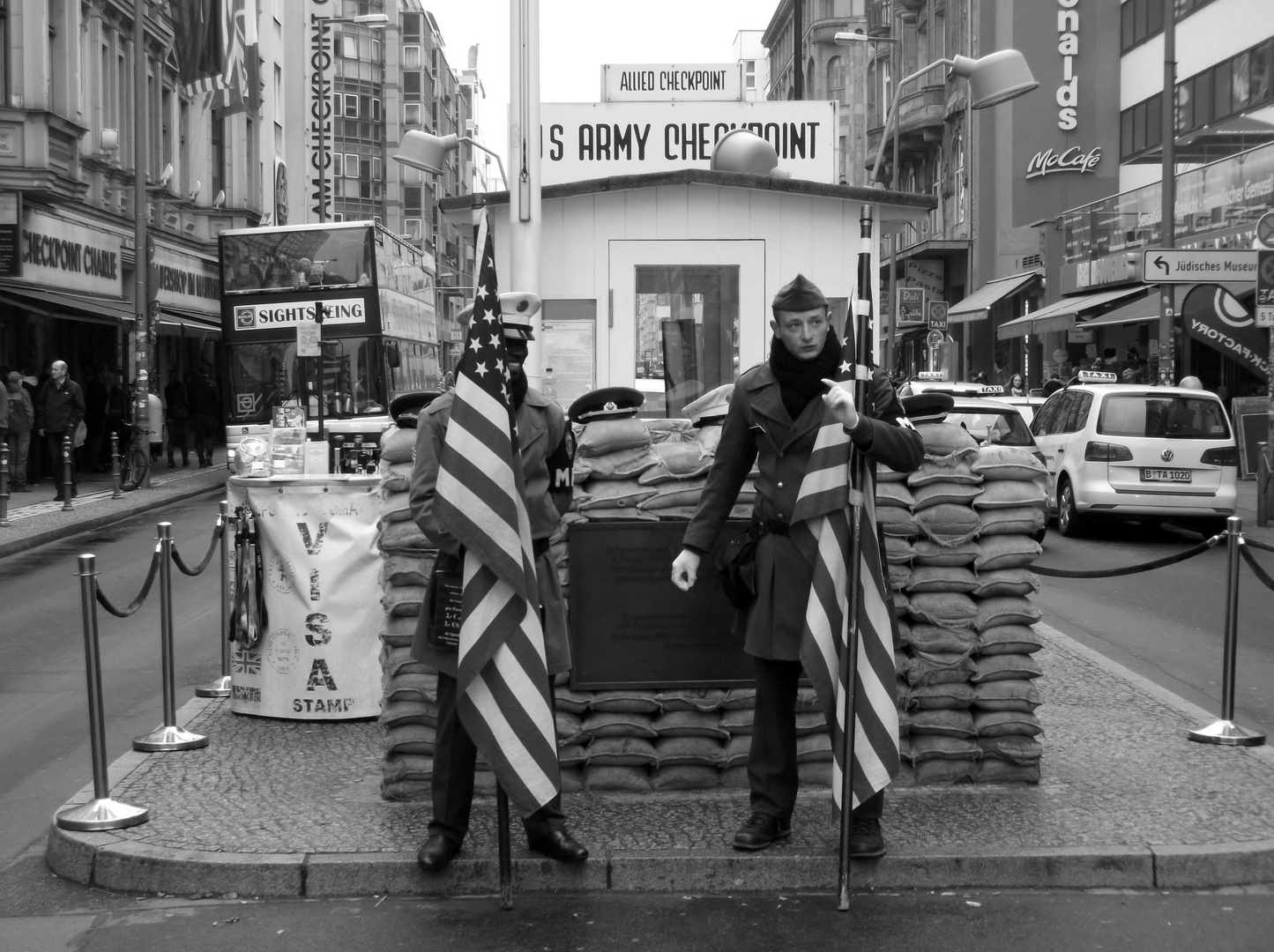 Checkpoint Charlie / Berlin