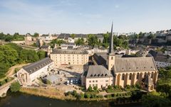 Chemin de la Corniche - Église Saint-Jean-du-Grund - 01