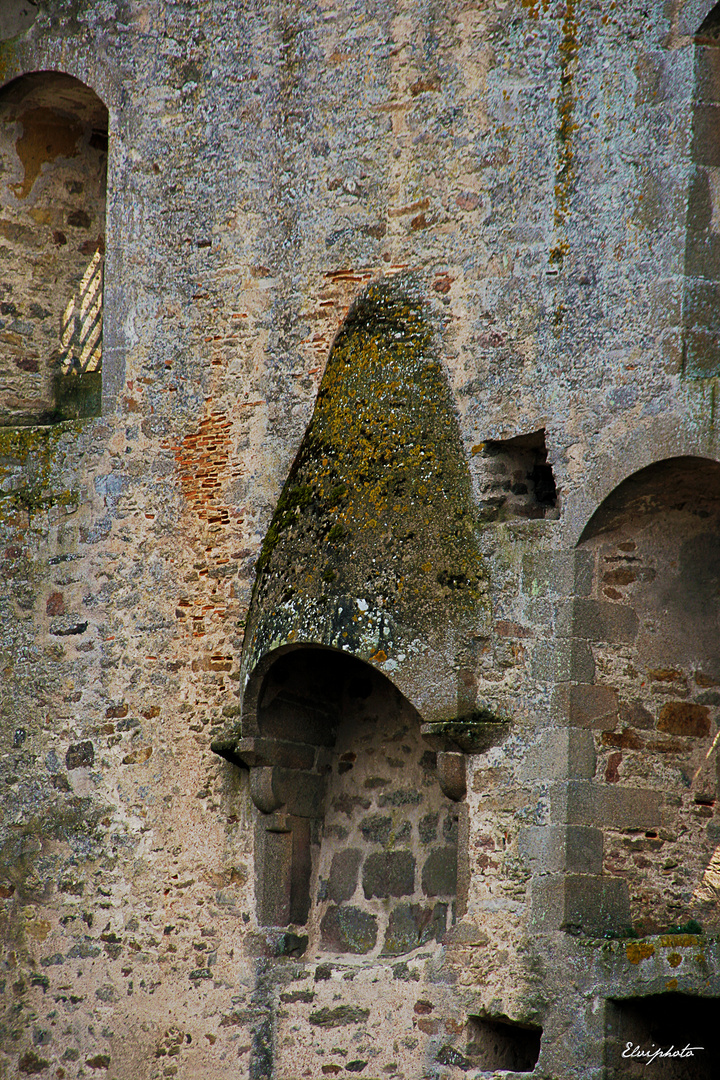 Cheminée à manteau conique 