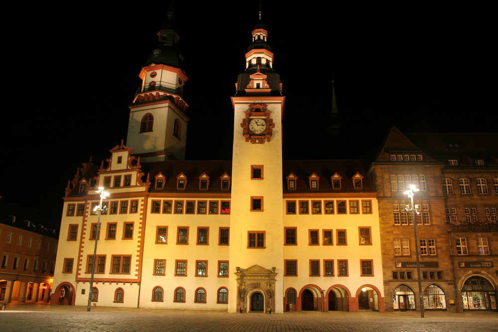 Chemnitzer Rathaus bei Nacht