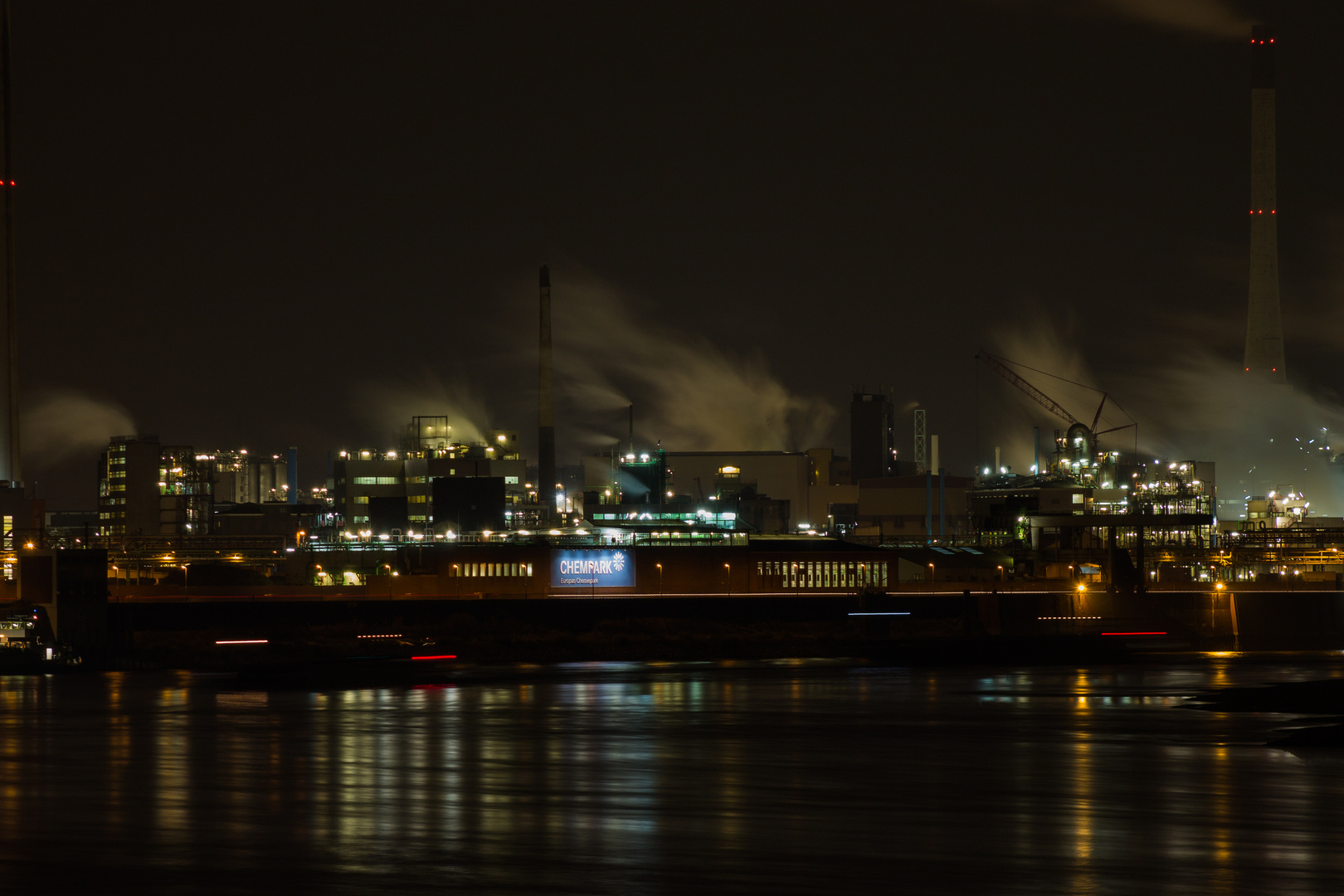 Chempark Uerdingen bei Nacht