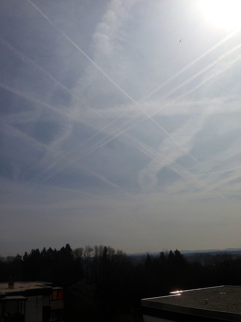 Chemtrails über Kiefersfelden,Rosenheim Inntal