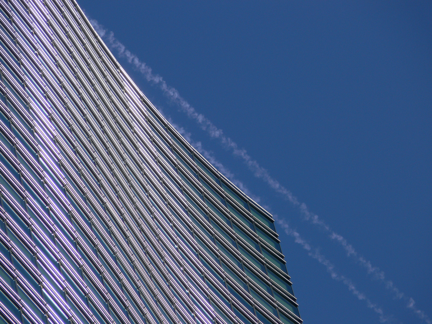 Chemtrails über Shiodome