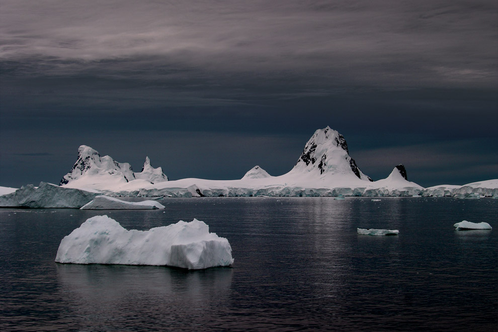 Chenal Grandidier, Antarctique, vue depuis Le Diamant.