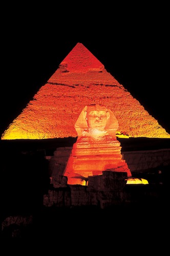 Cheops-Pyramide während der abendlichen Lightshow