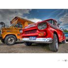 Chevy Pickup und Schulbus