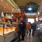 Chez le fromager au marché de Menton