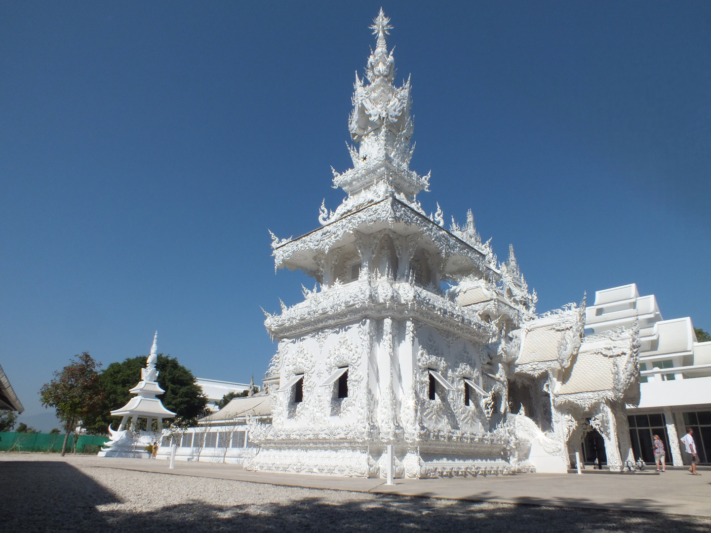 - Chiang Rai -  Wat Rong Khun 02