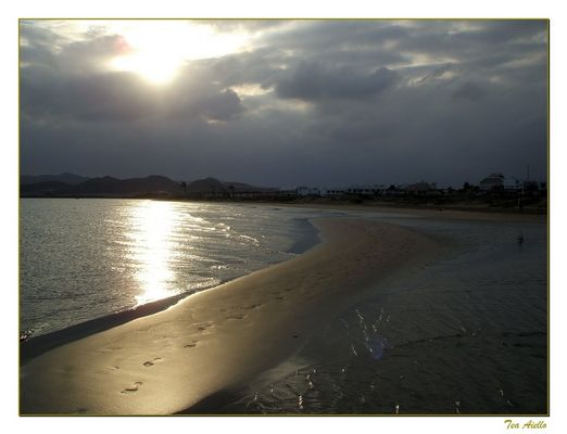 Chiarori inattesi accarezzano le mie orme....